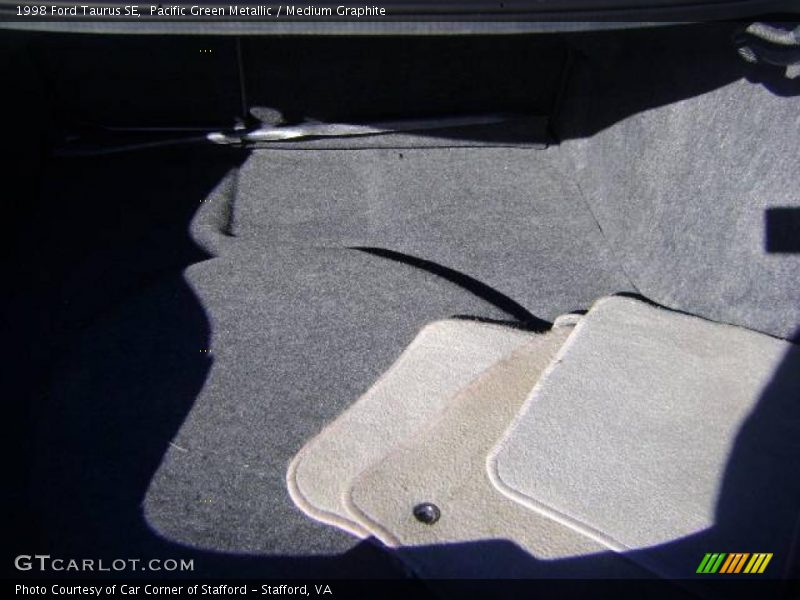 Pacific Green Metallic / Medium Graphite 1998 Ford Taurus SE