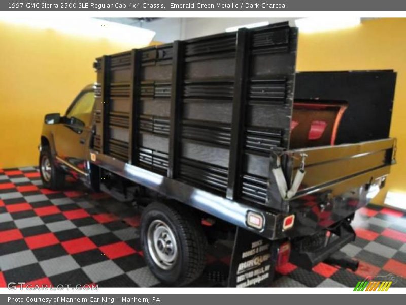 Emerald Green Metallic / Dark Charcoal 1997 GMC Sierra 2500 SLE Regular Cab 4x4 Chassis