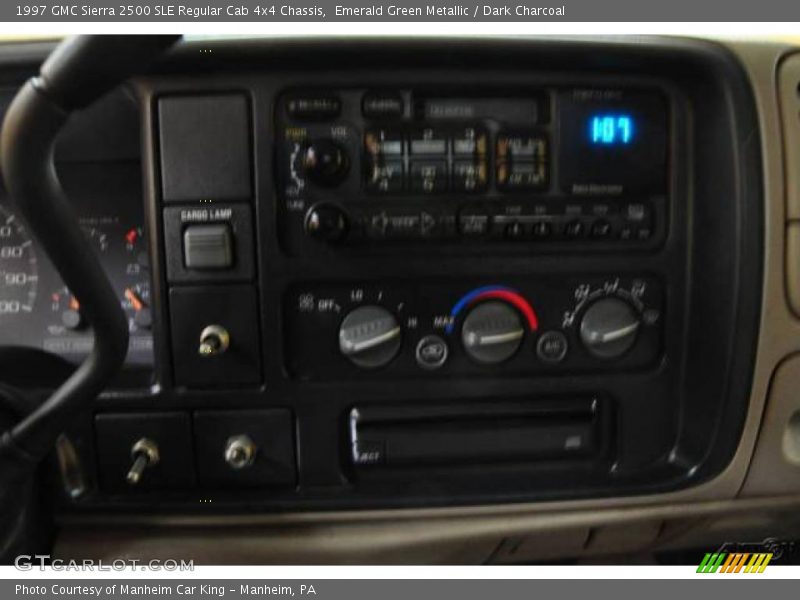 Emerald Green Metallic / Dark Charcoal 1997 GMC Sierra 2500 SLE Regular Cab 4x4 Chassis