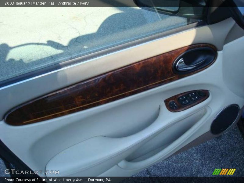 Anthracite / Ivory 2003 Jaguar XJ Vanden Plas