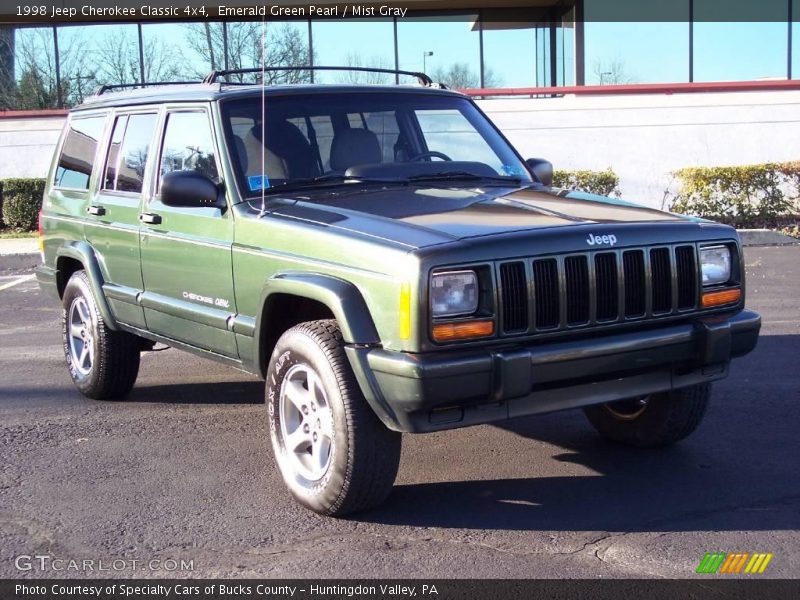 Emerald Green Pearl / Mist Gray 1998 Jeep Cherokee Classic 4x4