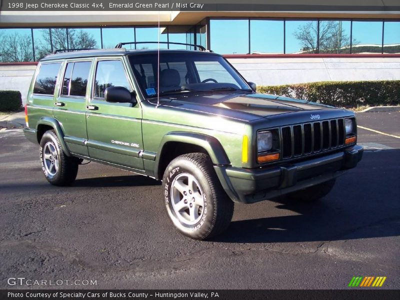 Emerald Green Pearl / Mist Gray 1998 Jeep Cherokee Classic 4x4