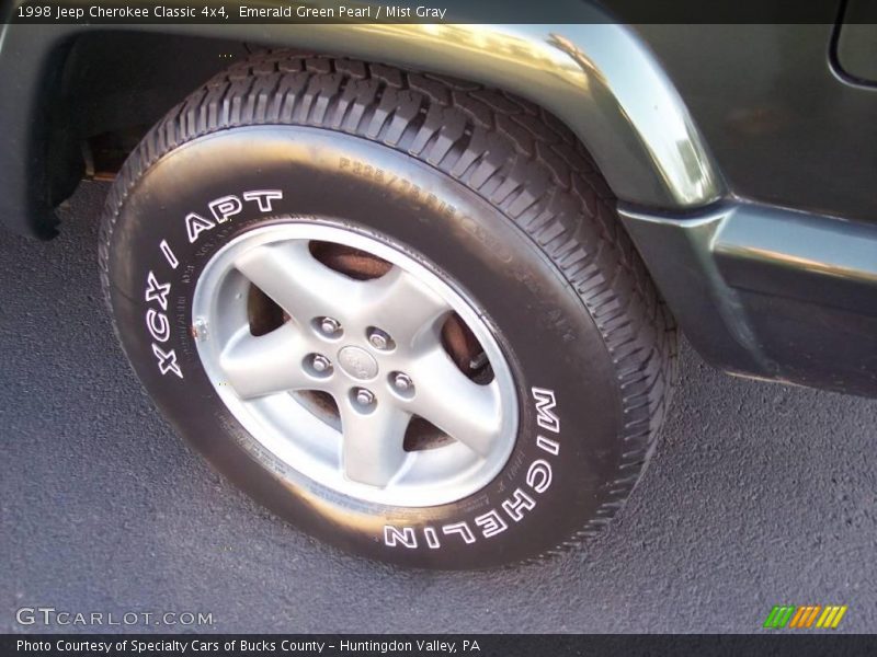 Emerald Green Pearl / Mist Gray 1998 Jeep Cherokee Classic 4x4