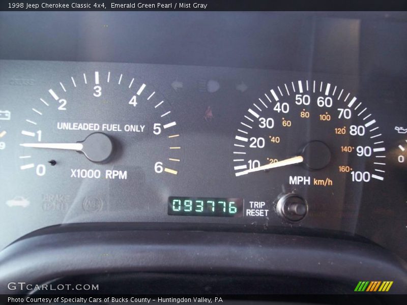 Emerald Green Pearl / Mist Gray 1998 Jeep Cherokee Classic 4x4
