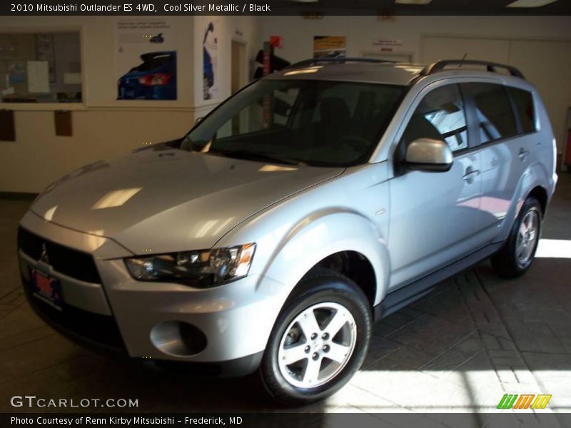 Cool Silver Metallic / Black 2010 Mitsubishi Outlander ES 4WD