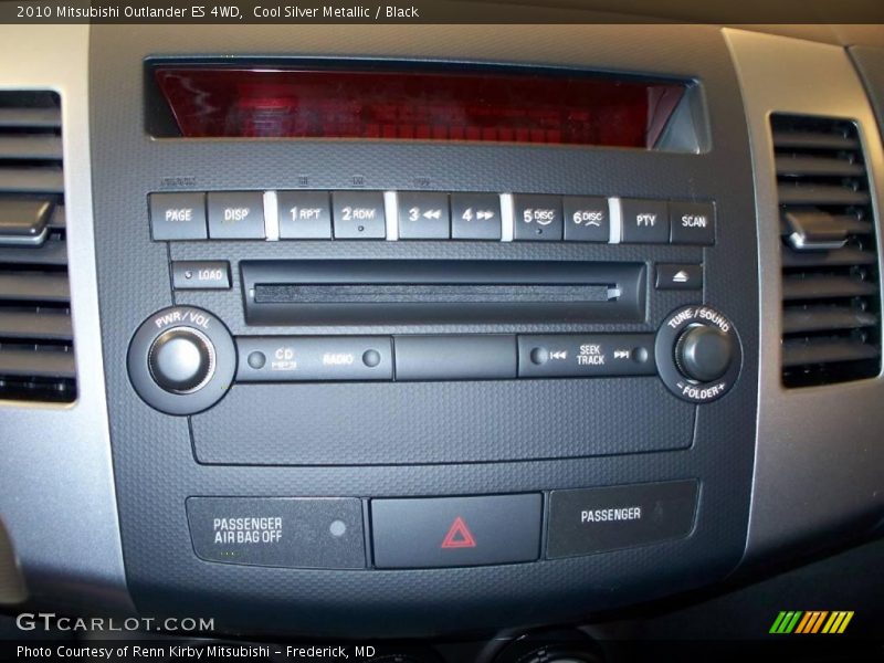 Cool Silver Metallic / Black 2010 Mitsubishi Outlander ES 4WD