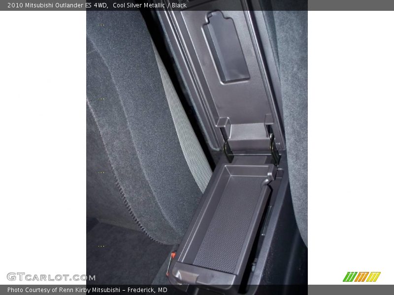 Cool Silver Metallic / Black 2010 Mitsubishi Outlander ES 4WD