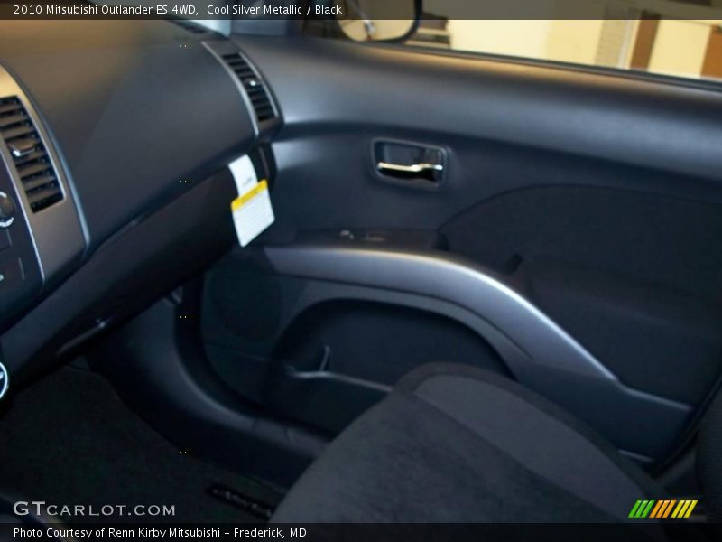 Cool Silver Metallic / Black 2010 Mitsubishi Outlander ES 4WD