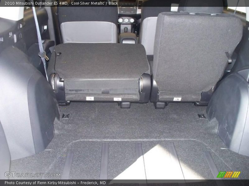 Cool Silver Metallic / Black 2010 Mitsubishi Outlander ES 4WD