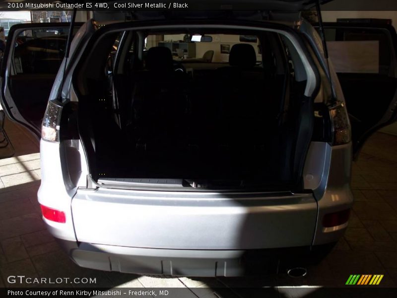Cool Silver Metallic / Black 2010 Mitsubishi Outlander ES 4WD