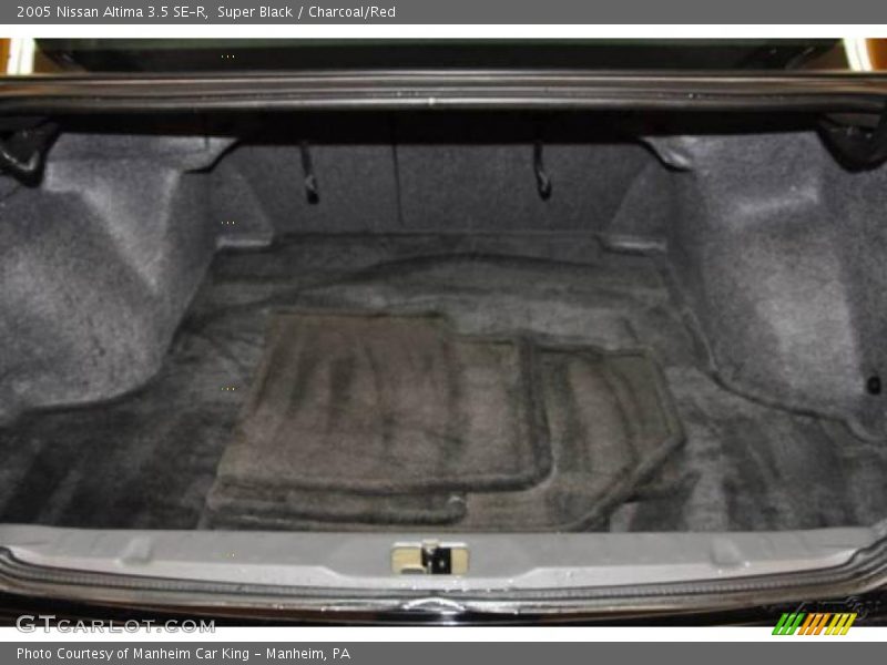 Super Black / Charcoal/Red 2005 Nissan Altima 3.5 SE-R
