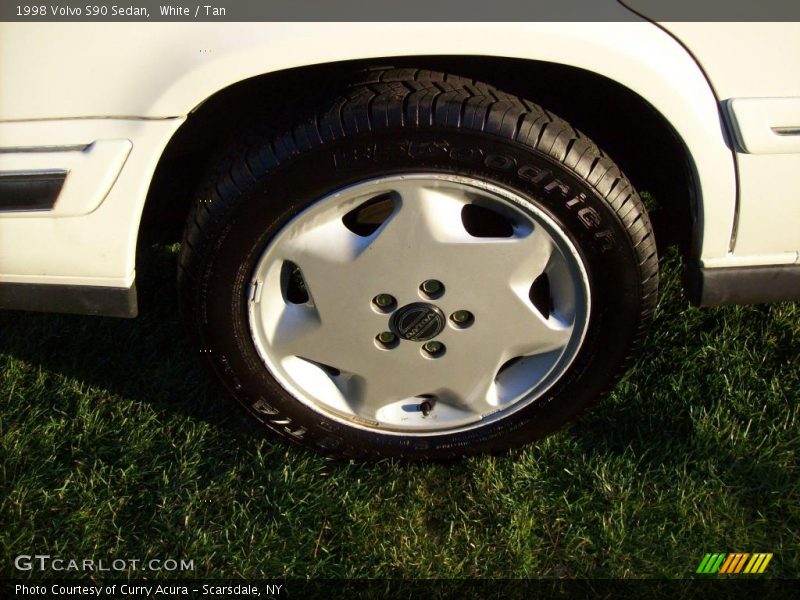 White / Tan 1998 Volvo S90 Sedan