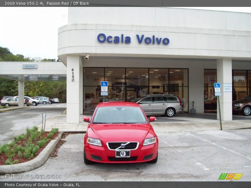 Passion Red / Off Black 2009 Volvo V50 2.4i