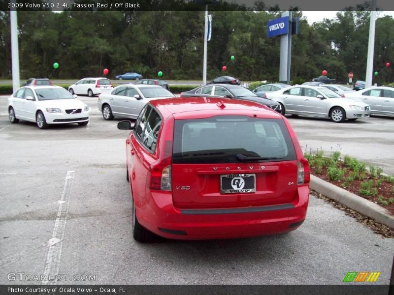 Passion Red / Off Black 2009 Volvo V50 2.4i