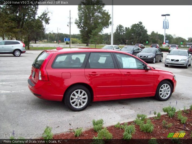 Passion Red / Off Black 2009 Volvo V50 2.4i