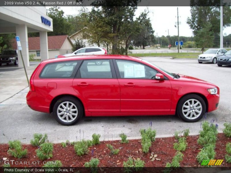Passion Red / Off Black 2009 Volvo V50 2.4i