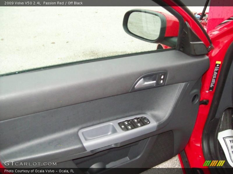 Passion Red / Off Black 2009 Volvo V50 2.4i