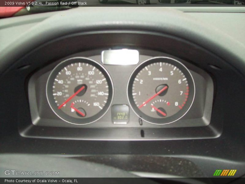 Passion Red / Off Black 2009 Volvo V50 2.4i