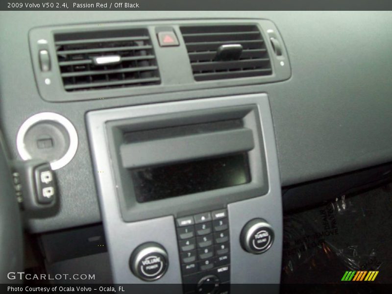 Passion Red / Off Black 2009 Volvo V50 2.4i