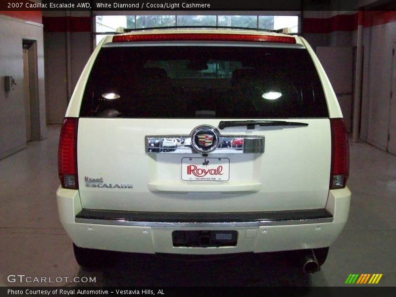 White Diamond / Cocoa/Light Cashmere 2007 Cadillac Escalade AWD