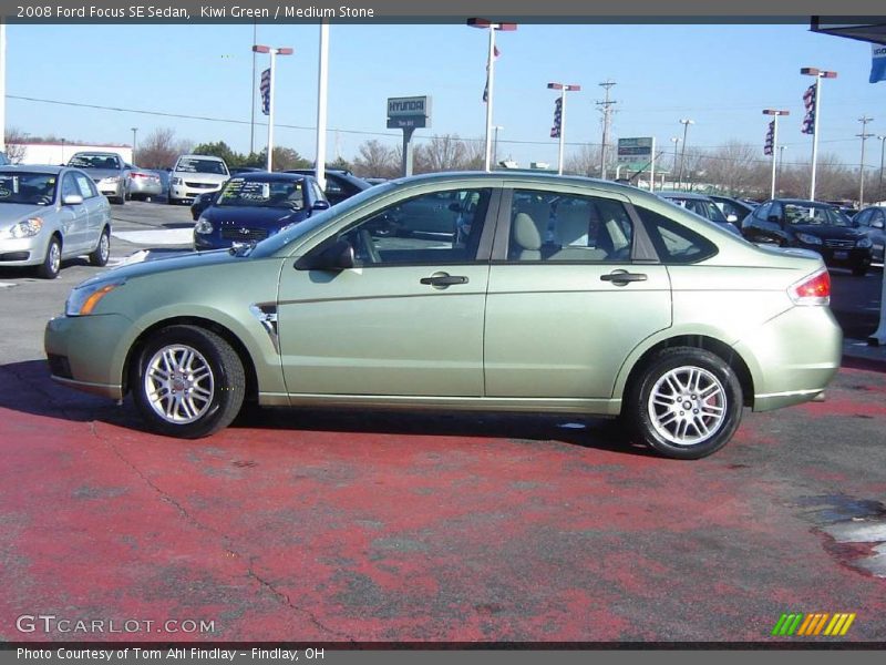 Kiwi Green / Medium Stone 2008 Ford Focus SE Sedan