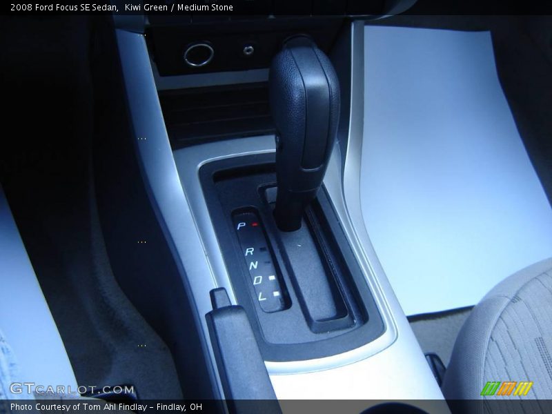 Kiwi Green / Medium Stone 2008 Ford Focus SE Sedan