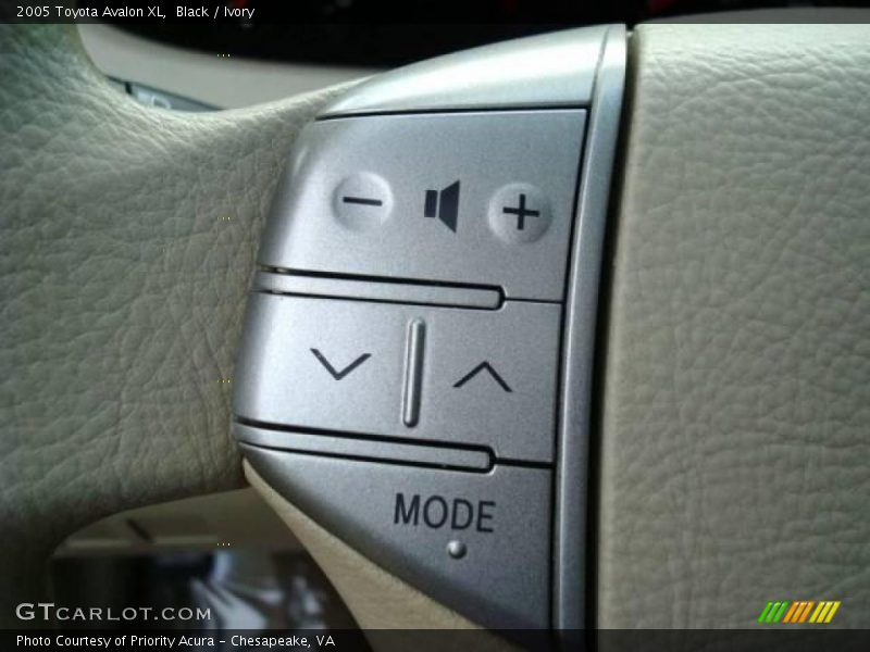 Black / Ivory 2005 Toyota Avalon XL