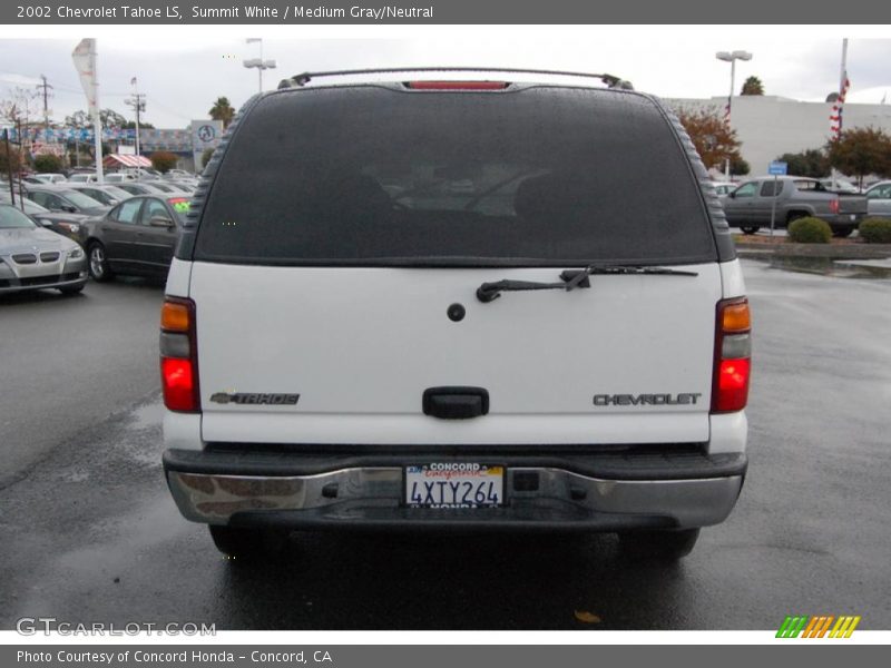 Summit White / Medium Gray/Neutral 2002 Chevrolet Tahoe LS