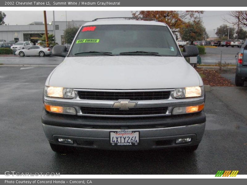 Summit White / Medium Gray/Neutral 2002 Chevrolet Tahoe LS