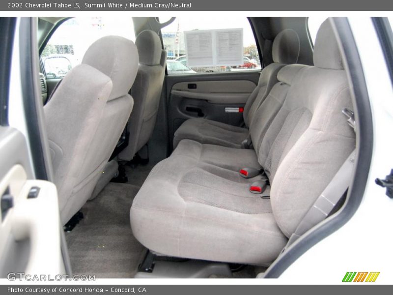 Summit White / Medium Gray/Neutral 2002 Chevrolet Tahoe LS