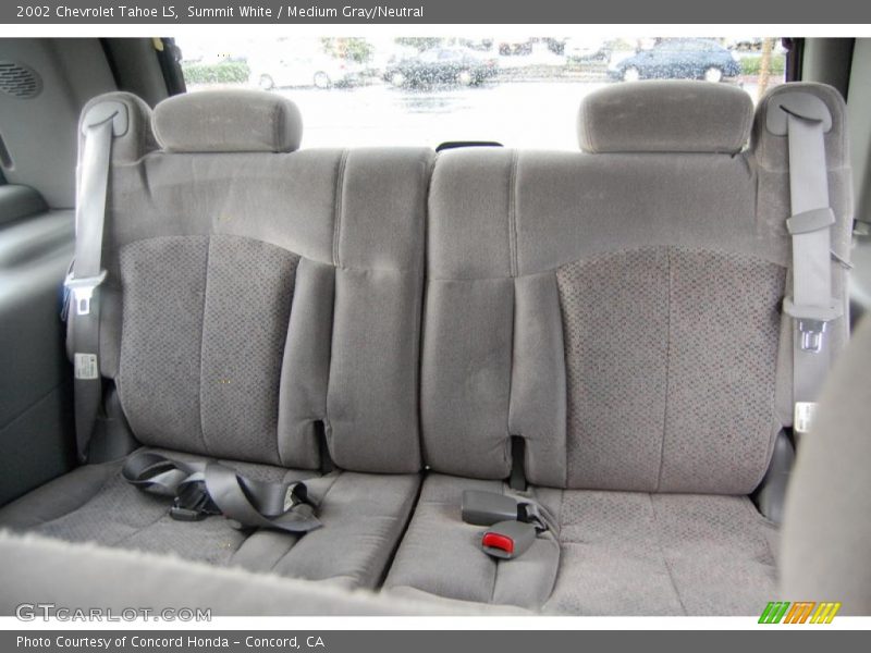 Summit White / Medium Gray/Neutral 2002 Chevrolet Tahoe LS