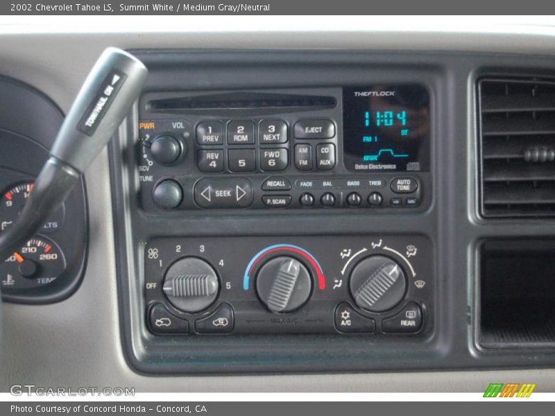 Summit White / Medium Gray/Neutral 2002 Chevrolet Tahoe LS