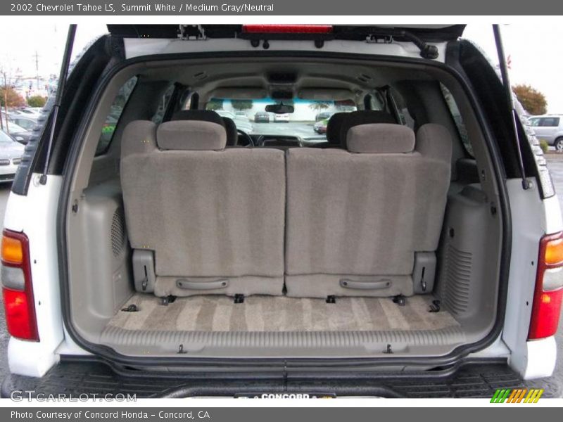 Summit White / Medium Gray/Neutral 2002 Chevrolet Tahoe LS
