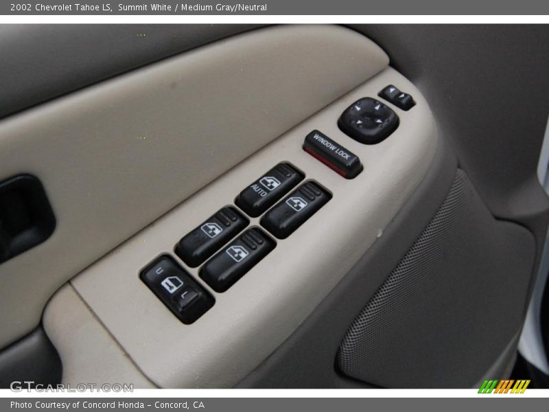 Summit White / Medium Gray/Neutral 2002 Chevrolet Tahoe LS
