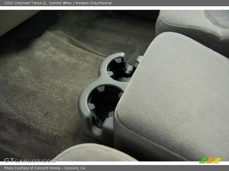 Summit White / Medium Gray/Neutral 2002 Chevrolet Tahoe LS