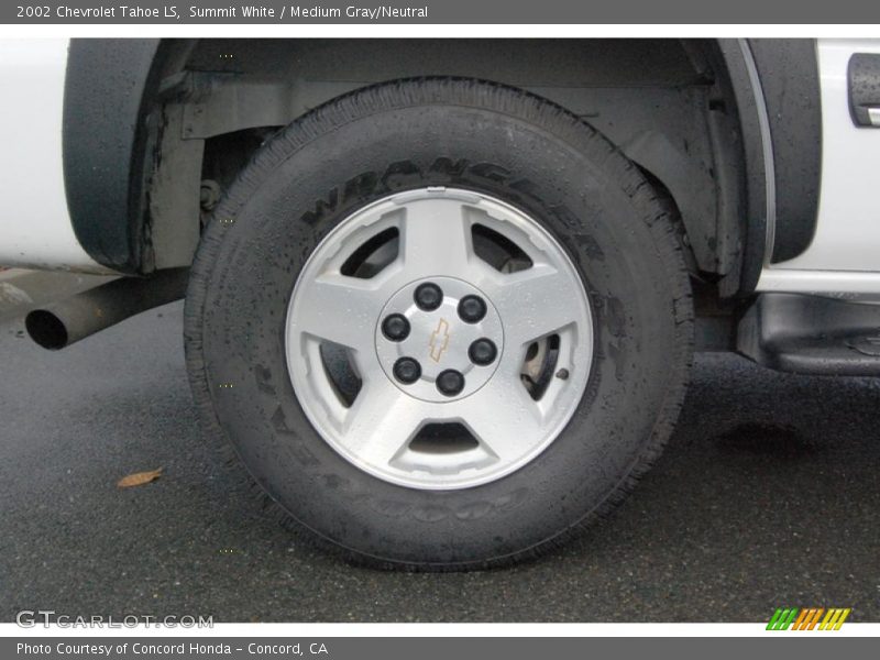 Summit White / Medium Gray/Neutral 2002 Chevrolet Tahoe LS