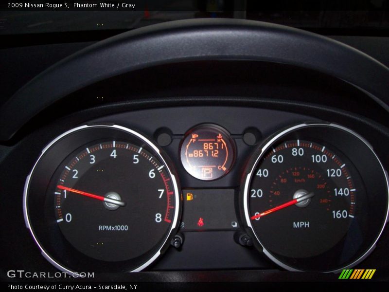 Phantom White / Gray 2009 Nissan Rogue S