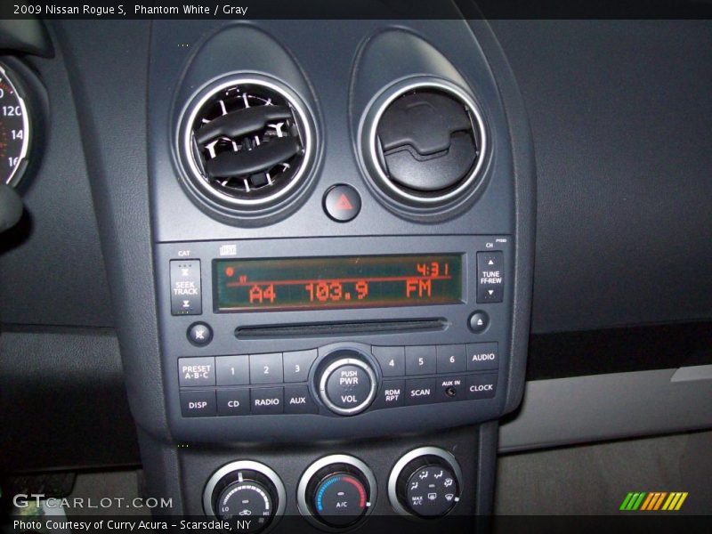 Phantom White / Gray 2009 Nissan Rogue S