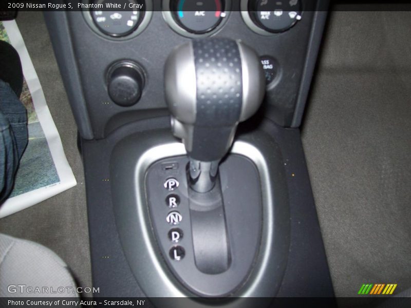 Phantom White / Gray 2009 Nissan Rogue S