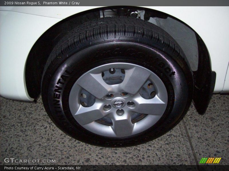 Phantom White / Gray 2009 Nissan Rogue S