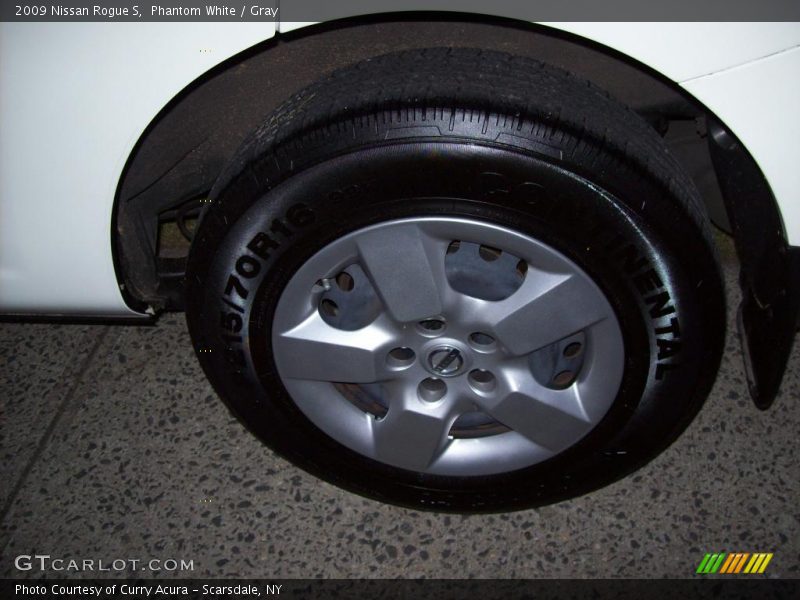 Phantom White / Gray 2009 Nissan Rogue S