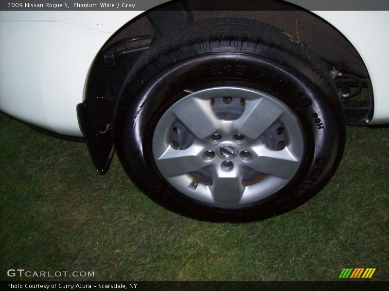 Phantom White / Gray 2009 Nissan Rogue S
