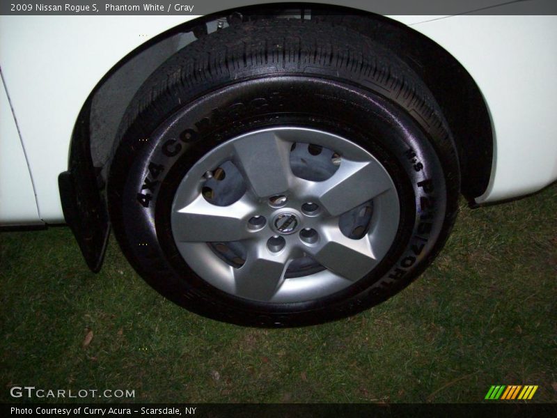 Phantom White / Gray 2009 Nissan Rogue S