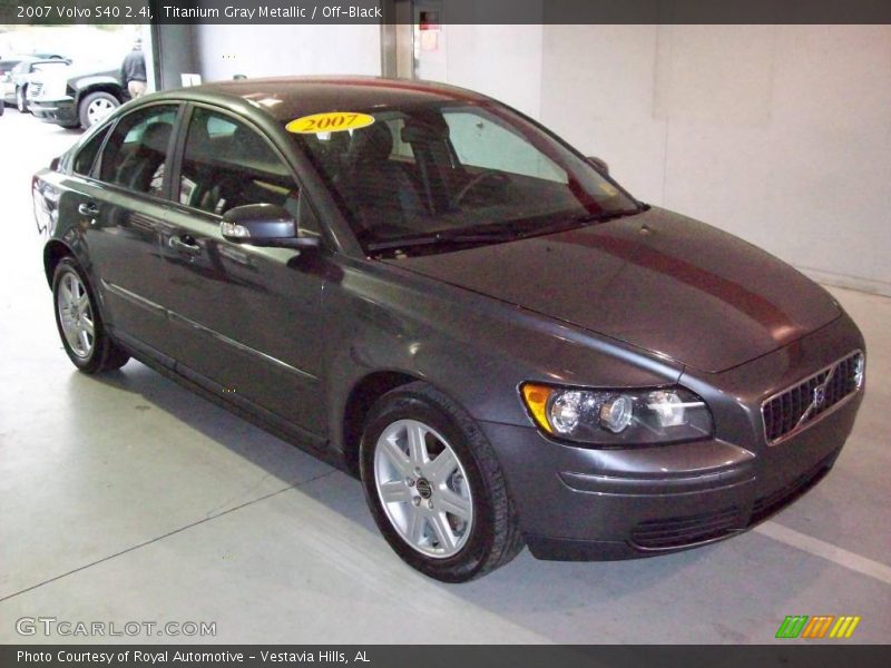 Titanium Gray Metallic / Off-Black 2007 Volvo S40 2.4i