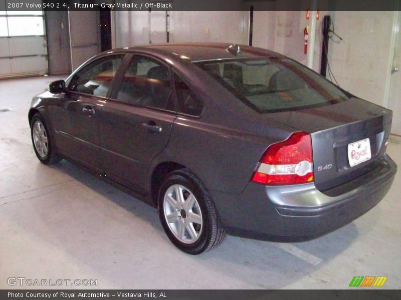 Titanium Gray Metallic / Off-Black 2007 Volvo S40 2.4i