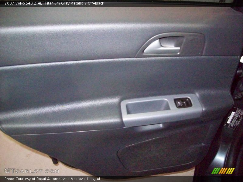 Titanium Gray Metallic / Off-Black 2007 Volvo S40 2.4i