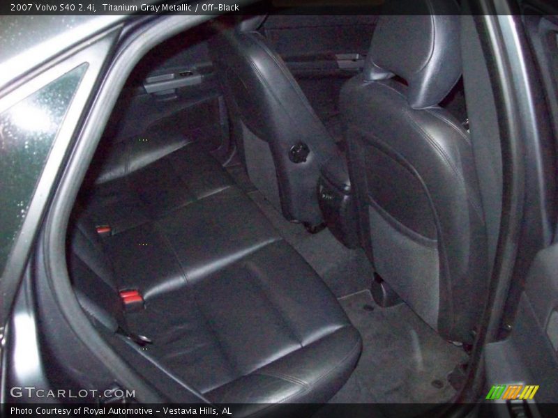 Titanium Gray Metallic / Off-Black 2007 Volvo S40 2.4i
