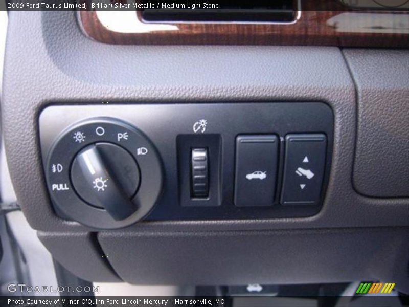 Brilliant Silver Metallic / Medium Light Stone 2009 Ford Taurus Limited