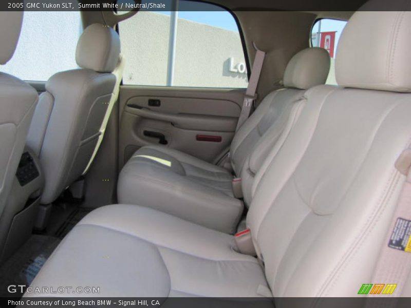 Summit White / Neutral/Shale 2005 GMC Yukon SLT