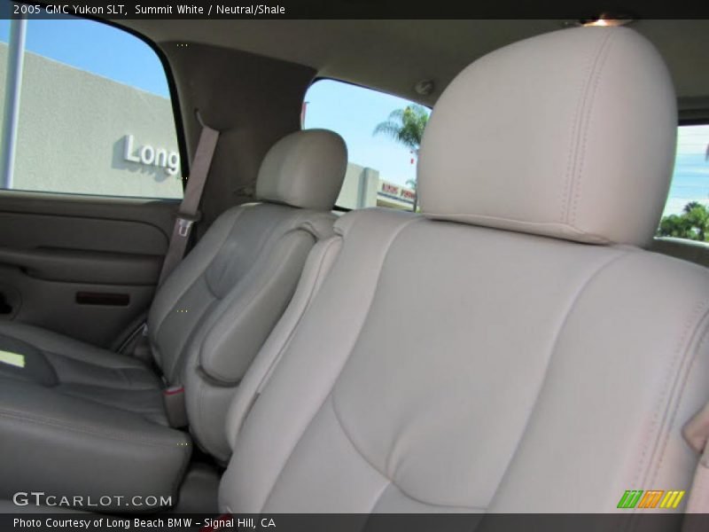 Summit White / Neutral/Shale 2005 GMC Yukon SLT
